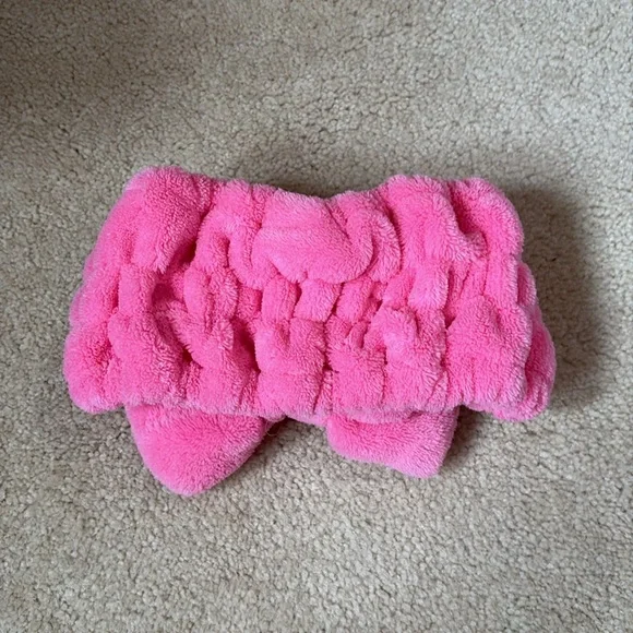 Fluffy Headband - Picture 3 of 3